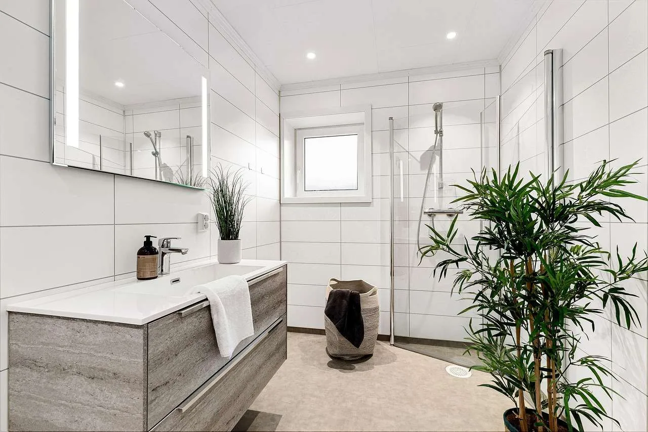 Bathroom Decor Ideas: Stylish & Practical